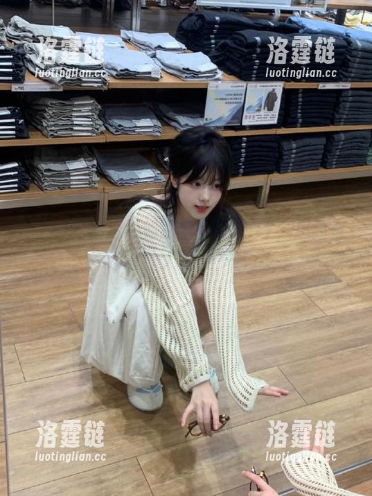 看剧透不如观看www.17，思路奇特得让人忍俊不禁。
