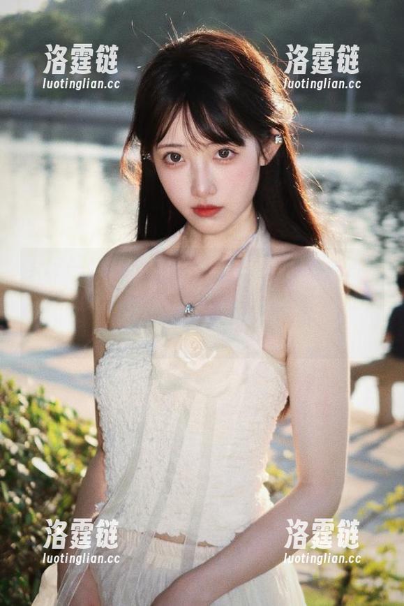 打开“17一起吃瓜”视频，我的脑子在“哇哦”和“呵呵”之间漫游