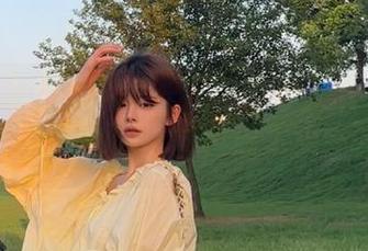 17一起吃瓜苹果版，吃瓜同时偷偷上微博，看热闹不嫌事儿大！