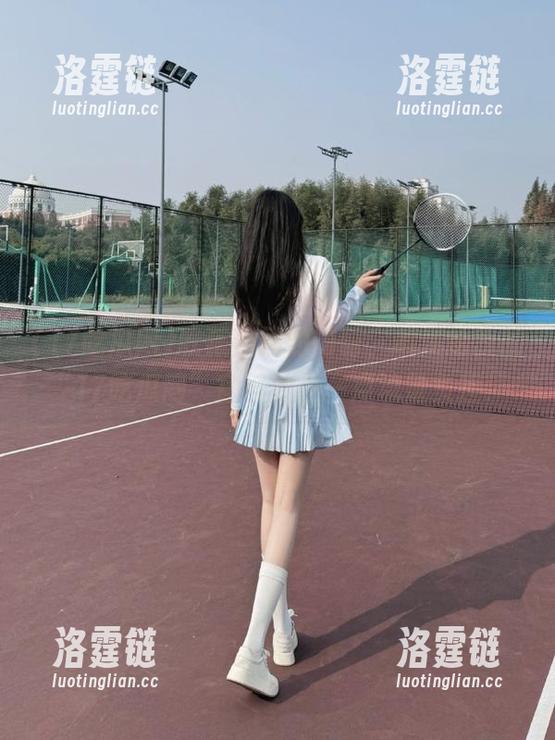 收藏热搜的同时，顺便给我的“17吃瓜网”官网减轻一点流量负担！