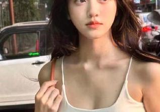 偷偷观看51cg吃瓜网，瓜中窥见一丝人性，哈哈！