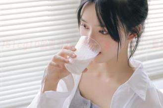 51cg10的吸引力，果真“永不迷路”，更加迷失在八卦之间。