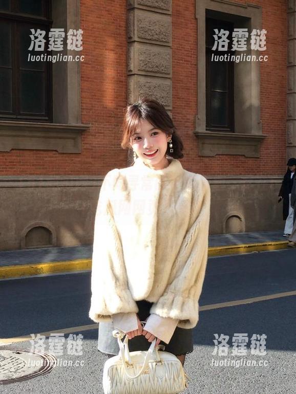 不同寻常的吃瓜乐趣，尽在51吃瓜网网页表情包！
