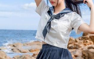 快来“51每日吃瓜”，最新大瓜娜娜遭遇了一场“穿搭大战”，我心里默默为她加油。