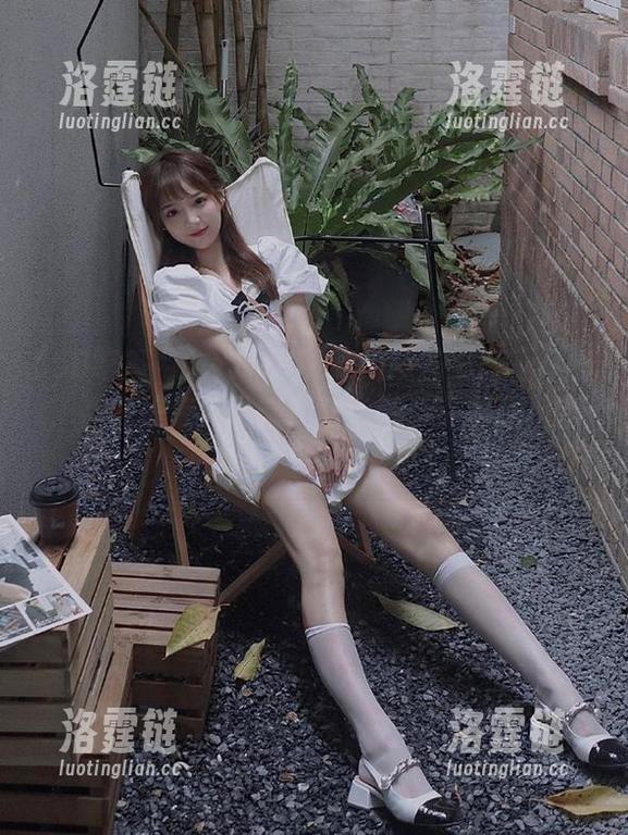 每次在58吃瓜网的线路上徘徊，都像是走入了未知的泳池，深得让人窒息。