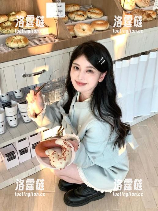 搭上“cgcg.app”的快车，永不迷路的我却总是不小心掉进八卦的坑里。