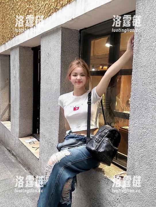 资源满满的hlw，可惜数据源都是些勤劳的小蜜蜂