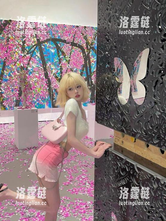 看着www.51cg5.infoapp，嘴里那颗瓜子咔咔响！