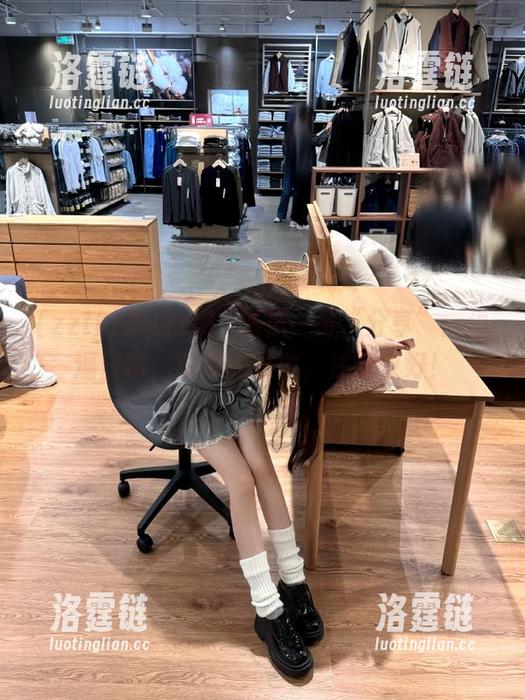 来zztt11送你一份“分享”：逗逼日常，陆续派发中，注意收好！