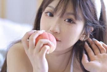 别说我没告诉你！五一吃瓜app的黑料有点辣，好想吃！