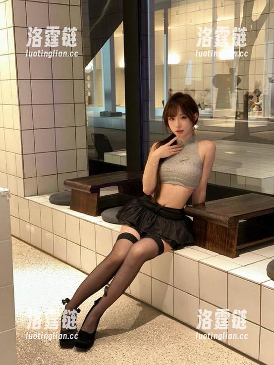 人人黑料 在人人黑料网页徘徊,我的脸色从疑惑变为乐不可支。