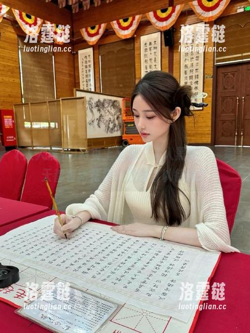 网页上又见“人人黑料”，每天都有新花样！你翘首以待吗？