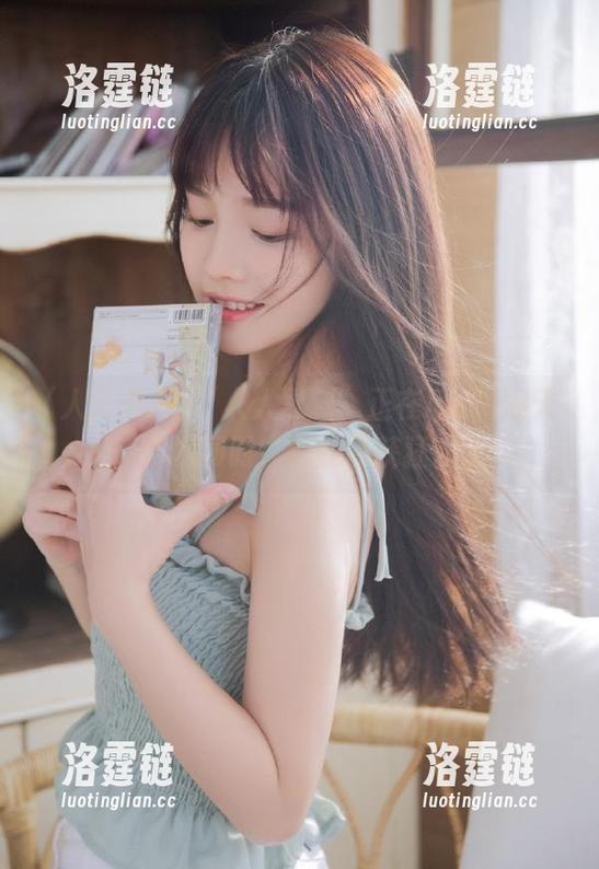 “人人黑料”正在ios闹翻天，吃瓜的同时，还能收获狂欢呢。