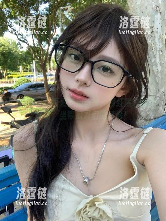 吾爱吃瓜首页：网红黑料翻车现场，坐等瓜友们的评论！
