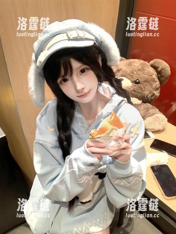 日常刷网红黑料app，咔嚓一声，小内幕就融化进我的心里！