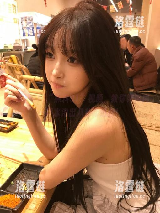 “黑料91”视频，教你如何用一杯水泡出八卦新组合！