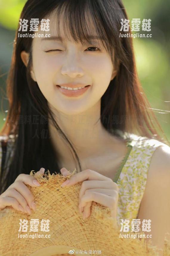 黑料正能量hl视频来袭，男人们为啥在草坪上学跳舞？！