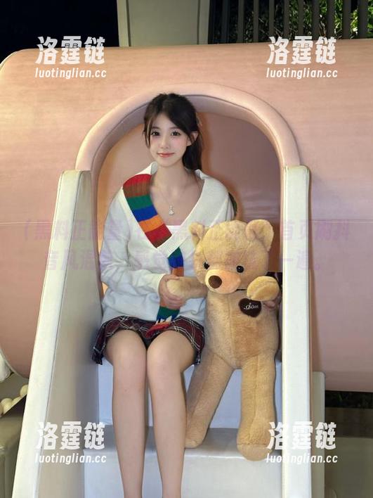 在“黑料正能量”首页刷抖音风混剪，感觉脑袋都被洗了一遍。