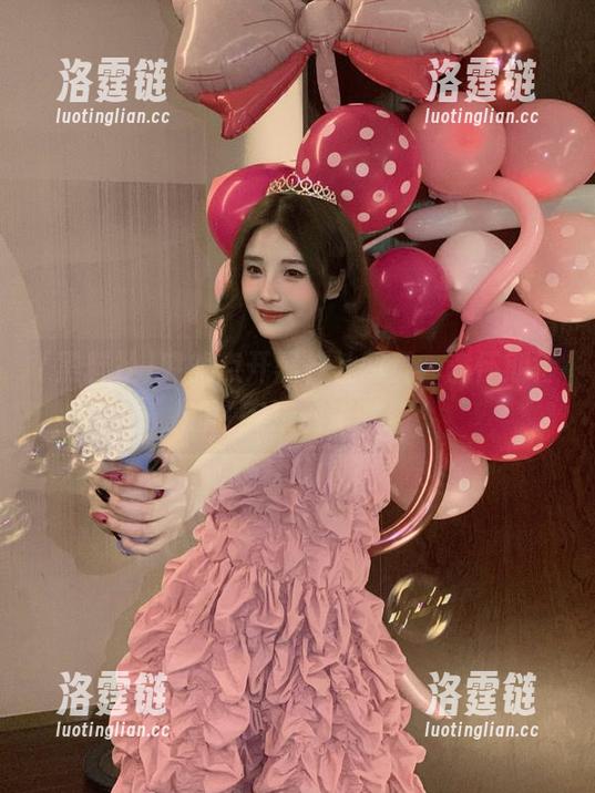 突然点开黑料社网页，满怀期待的独家爆料来啦！