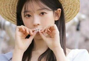 说好的黑料网首页，下载后有点偏离了预期啊，这瓜吃得我满嘴都是！