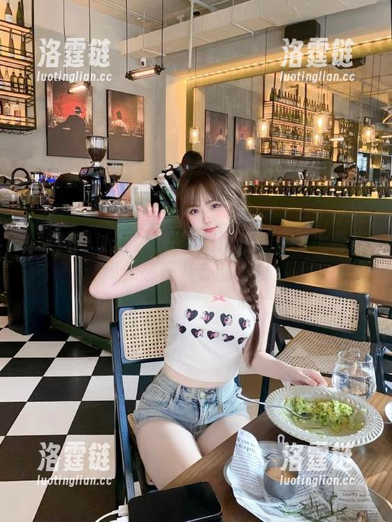 就爱在黑料网址的iOS上看热闹，感受八卦的温度！